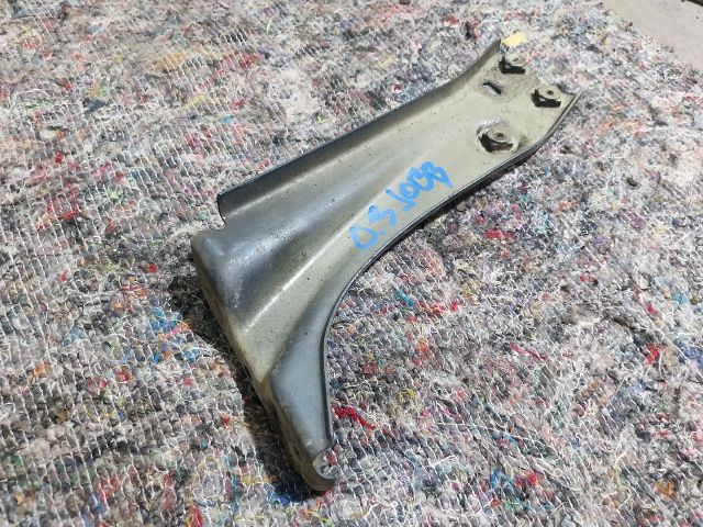 bontott SKODA OCTAVIA III Jobb Sárvédő Oldaltartó