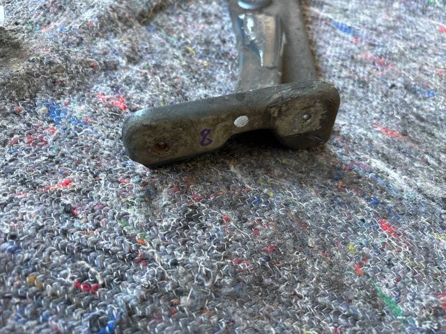 bontott SKODA OCTAVIA III Jobb Sárvédő Oldaltartó