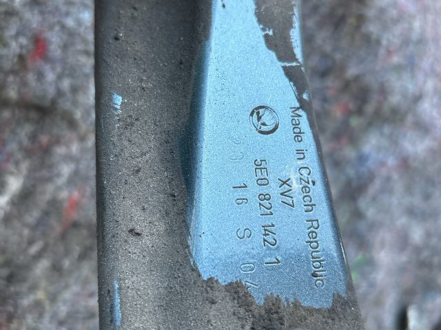 bontott SKODA OCTAVIA III Jobb Sárvédő Oldaltartó