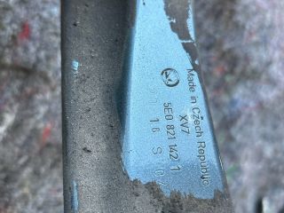 bontott SKODA OCTAVIA III Jobb Sárvédő Oldaltartó