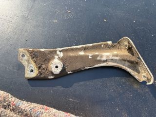 bontott SKODA OCTAVIA III Jobb Sárvédő Oldaltartó