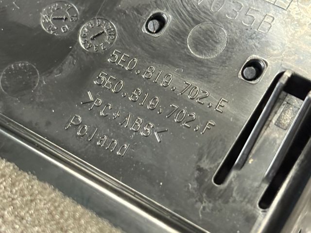 bontott SKODA OCTAVIA III Jobb Szellőző