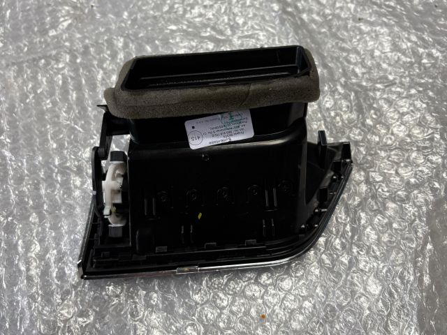 bontott SKODA OCTAVIA III Jobb Szellőző