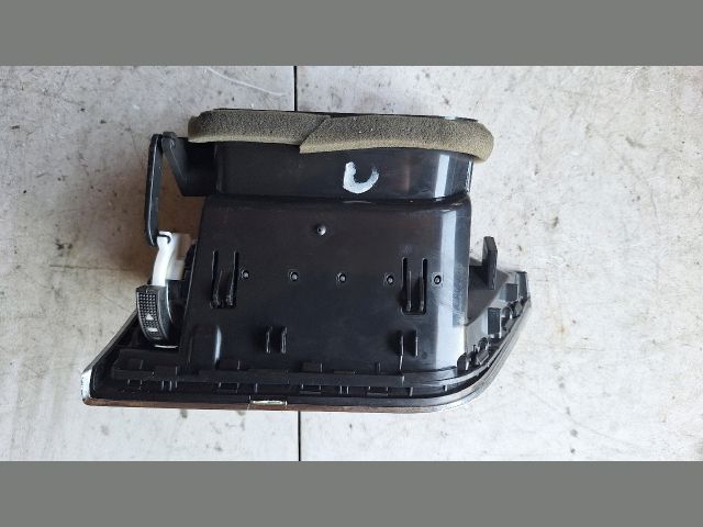 bontott SKODA OCTAVIA III Jobb Szellőző