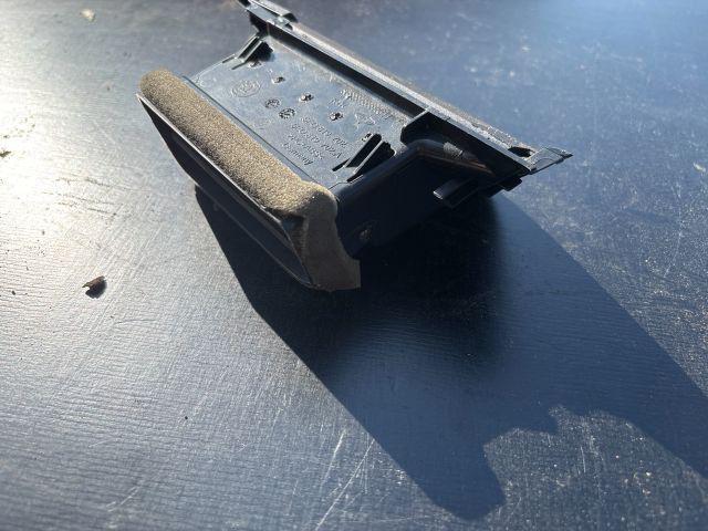 bontott SKODA OCTAVIA III Jobb Szellőző