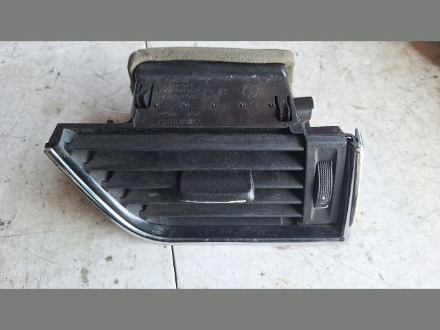 bontott SKODA OCTAVIA III Jobb Szellőző