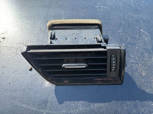 bontott SKODA OCTAVIA III Jobb Szellőző