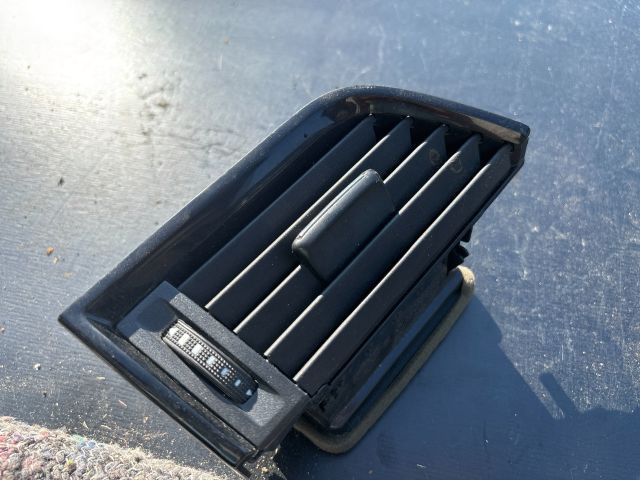 bontott SKODA OCTAVIA III Jobb Szellőző