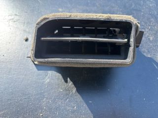 bontott SKODA OCTAVIA III Jobb Szellőző