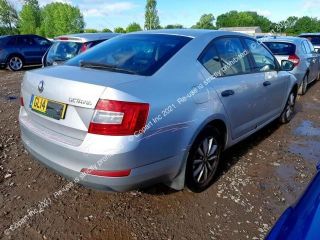 bontott SKODA OCTAVIA III Jobb Visszapillantó Tükör (Elektromos)