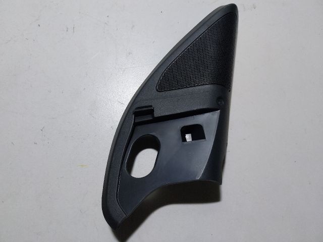 bontott SKODA OCTAVIA III Jobb Visszapillantó Tükör Előtti Burkolat