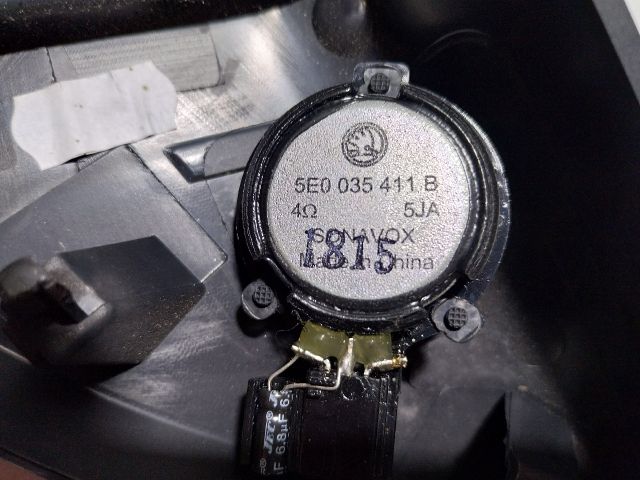 bontott SKODA OCTAVIA III Jobb Visszapillantó Tükör Előtti Burkolat