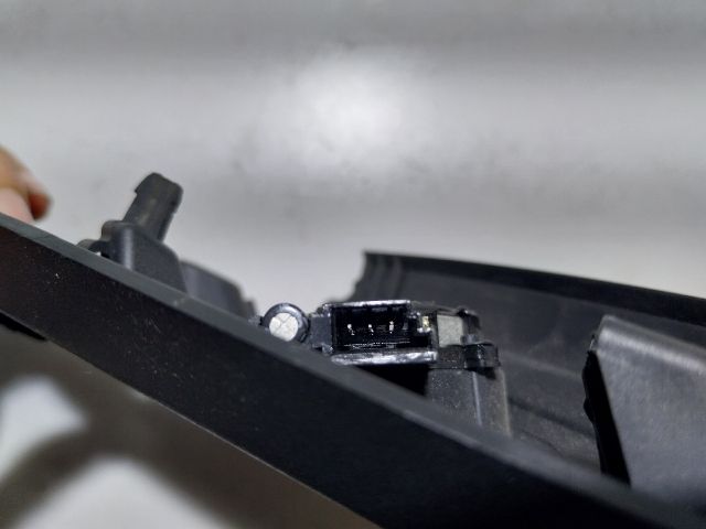 bontott SKODA OCTAVIA III Jobb Visszapillantó Tükör Előtti Burkolat