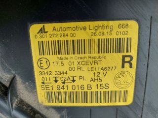 bontott SKODA OCTAVIA III Jobb Xenon Fényszóró