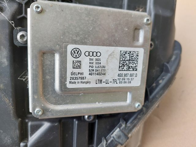 bontott SKODA OCTAVIA III Jobb Xenon Fényszóró