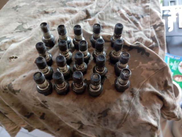 bontott SKODA OCTAVIA III Kerék Csavar Szett