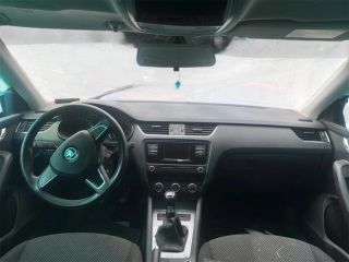 bontott SKODA OCTAVIA III Kesztyűtartó