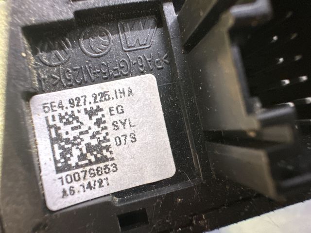 bontott SKODA OCTAVIA III Kézifék Kapcsoló