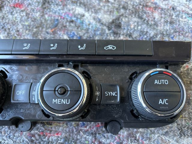 bontott SKODA OCTAVIA III Klíma Kapcsoló