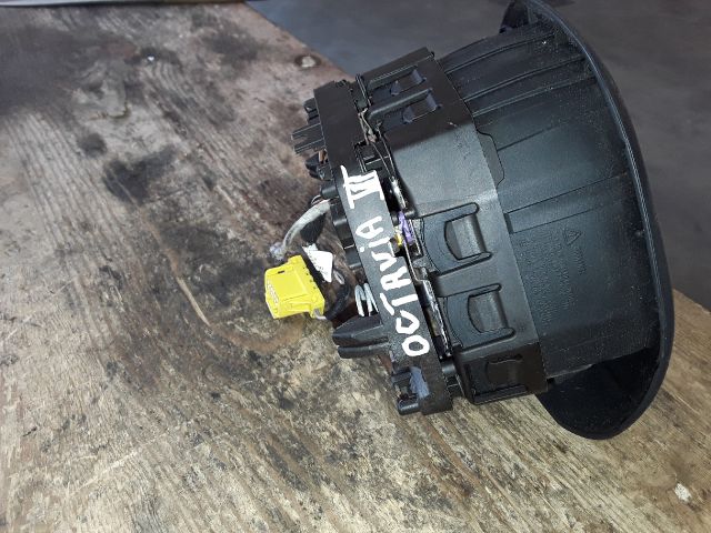 bontott SKODA OCTAVIA III Kormánylégzsák