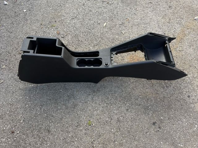 bontott SKODA OCTAVIA III Középkonzol Keret