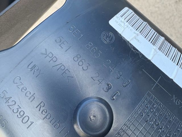 bontott SKODA OCTAVIA III Középkonzol Keret