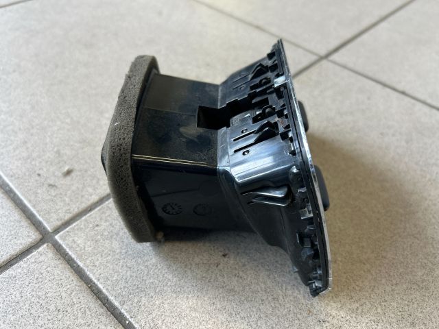 bontott SKODA OCTAVIA III Középső Szellőző