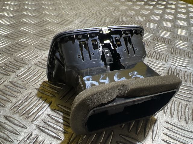 bontott SKODA OCTAVIA III Középső Szellőző