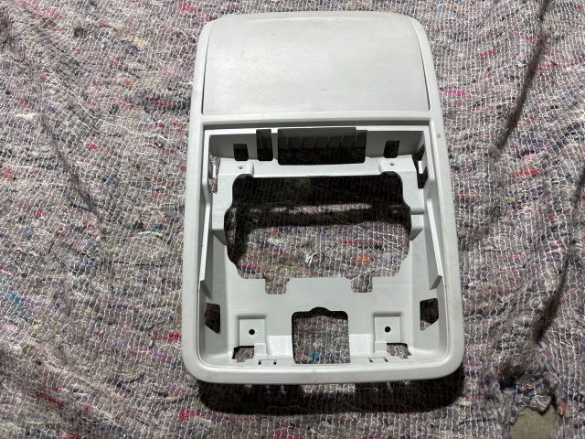 bontott SKODA OCTAVIA III Középső Szemüvegtartó