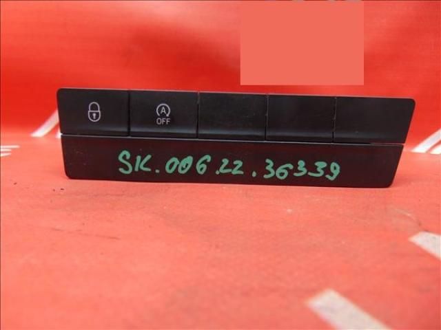 bontott SKODA OCTAVIA III Központizár Kapcsoló