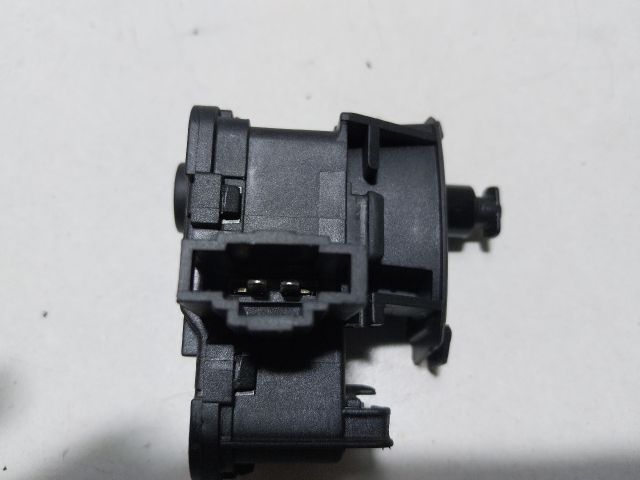 bontott SKODA OCTAVIA III Központizár Motor Tankajtó