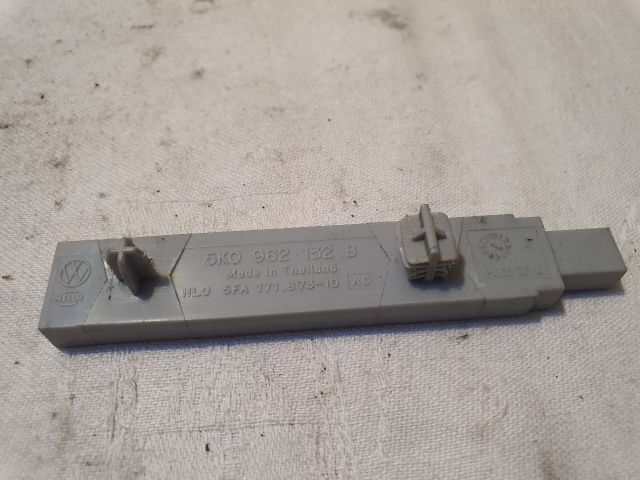 bontott SKODA OCTAVIA III Kulcs Nélküli Nyitás Jeladó