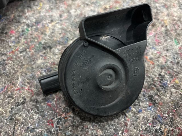 bontott SKODA OCTAVIA III Kürt