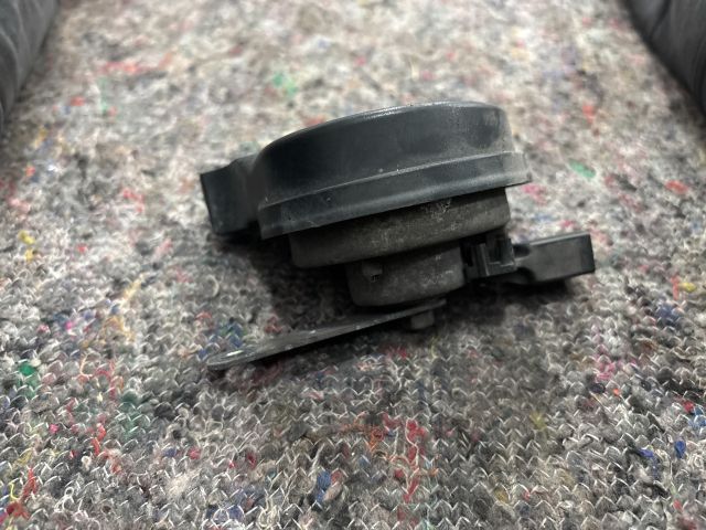 bontott SKODA OCTAVIA III Kürt