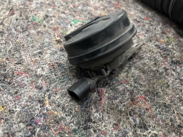 bontott SKODA OCTAVIA III Kürt