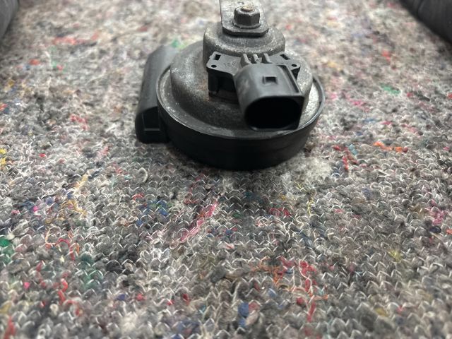 bontott SKODA OCTAVIA III Kürt