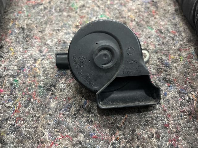 bontott SKODA OCTAVIA III Kürt