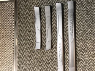 bontott SKODA OCTAVIA III Küszöb Burkolat