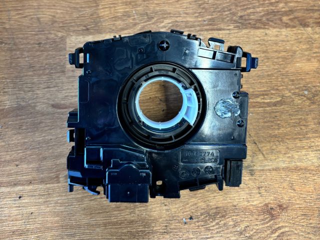 bontott SKODA OCTAVIA III Légzsák Átvezető Szalagkábel