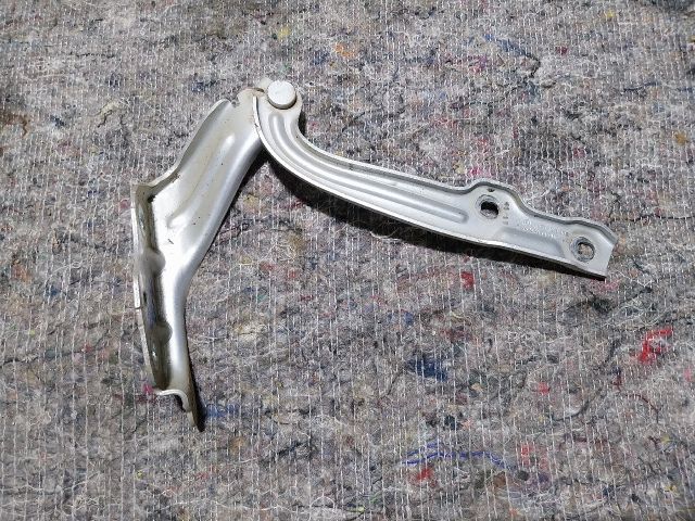 bontott SKODA OCTAVIA III Motorháztető Bal Zsanér