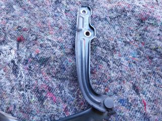 bontott SKODA OCTAVIA III Motorháztető Jobb Zsanér