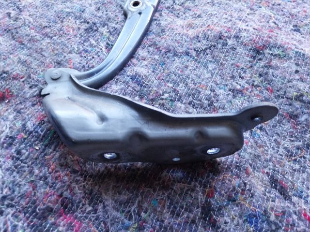 bontott SKODA OCTAVIA III Motorháztető Jobb Zsanér