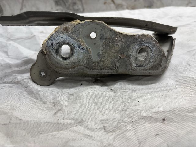 bontott SKODA OCTAVIA III Motorháztető Jobb Zsanér