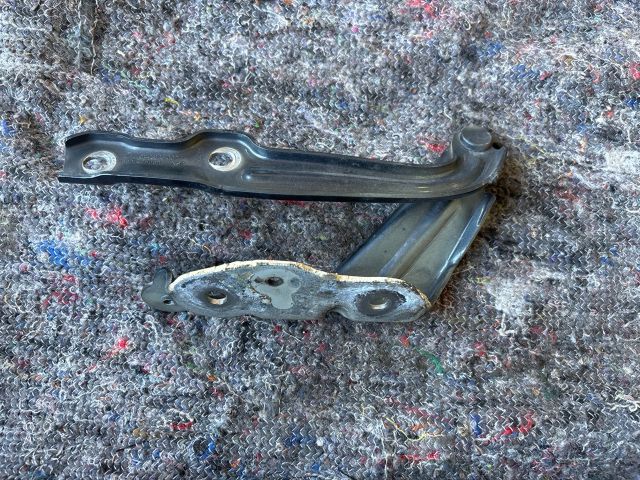 bontott SKODA OCTAVIA III Motorháztető Jobb Zsanér