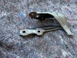 bontott SKODA OCTAVIA III Motorháztető Jobb Zsanér