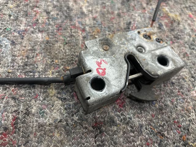 bontott SKODA OCTAVIA III Motorháztető Zárszerkezet