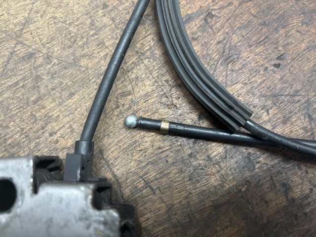 bontott SKODA OCTAVIA III Motorháztető Zárszerkezet