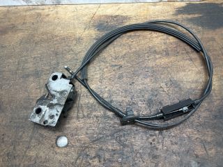 bontott SKODA OCTAVIA III Motorháztető Zárszerkezet