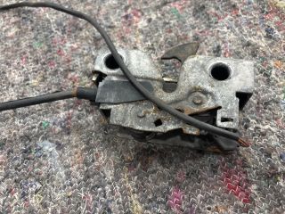 bontott SKODA OCTAVIA III Motorháztető Zárszerkezet