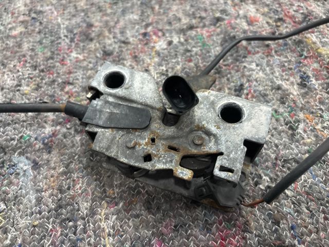 bontott SKODA OCTAVIA III Motorháztető Zárszerkezet